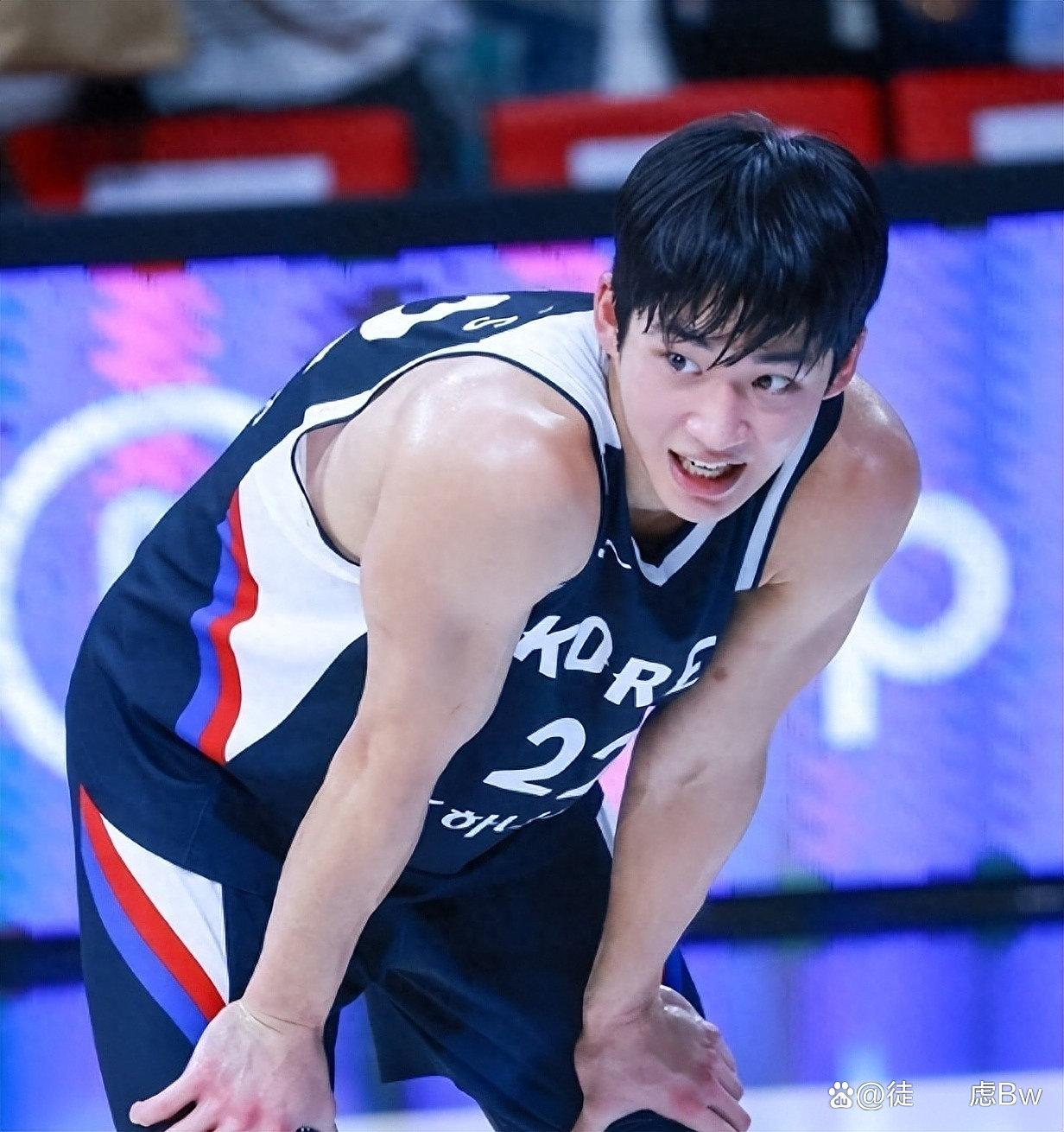 关于荷甲加时末段再迎强敌，广厦男篮手感冰凉，主帅态度：更衣室稳定，临场指挥获称赞的信息